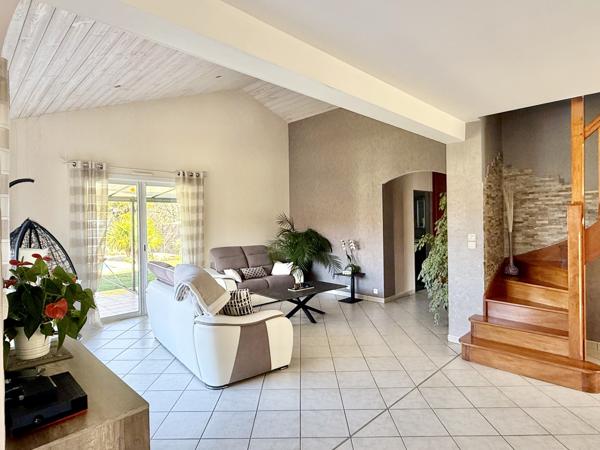 MAISON PONT ST MARTIN