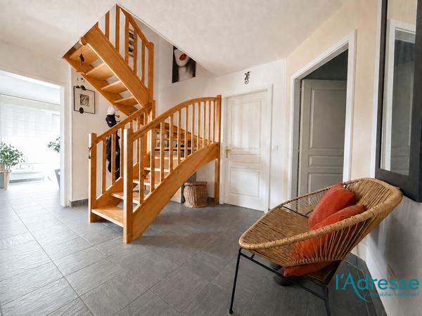 À vendre ? Duplex 4 pièces de 120 m² avec terrasse, garage et stationnements