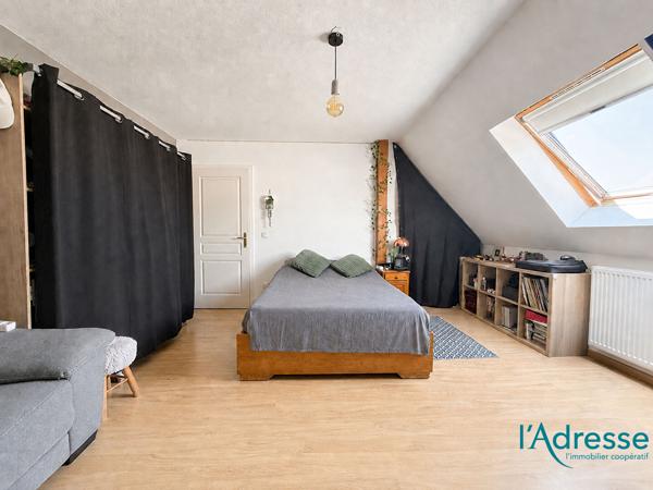 À vendre ? Duplex 4 pièces de 120 m² avec terrasse, garage et stationnements