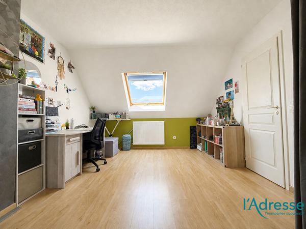 À vendre ? Duplex 4 pièces de 120 m² avec terrasse, garage et stationnements