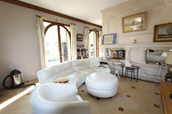 TRES BELLE PROPRIETE