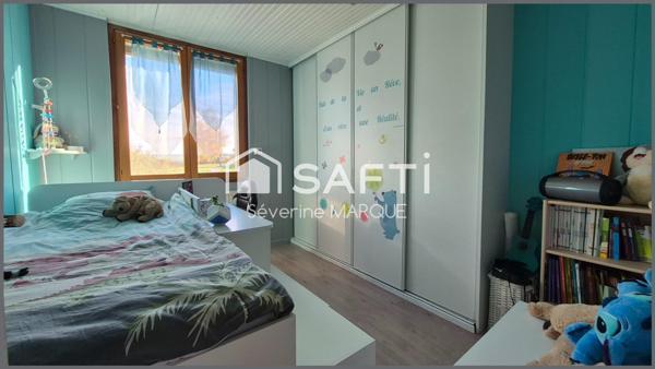 Maison de Village libre sur 3 faces