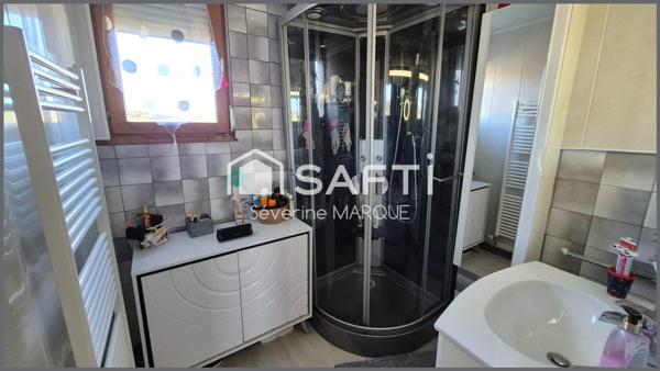 Maison de Village libre sur 3 faces