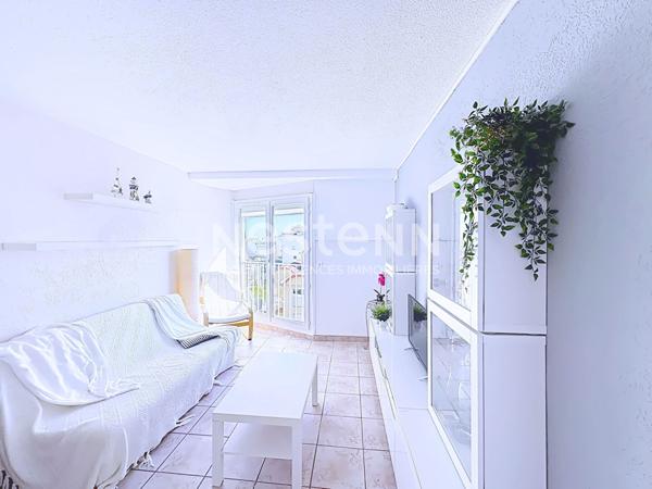 Grand appartement en duplex 5 pièces de 82 m2 avec vue port & mer dans résidence sécurisée avec gardien à l'année, ascenseur, place de parking & local à vélos,Gruissan 11430