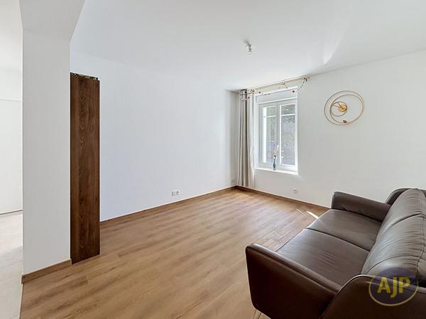 Maison à vendre Saffre - 8 pièces, 185m² avec 5 chambre(s) à 316 500€ - AJP Immobilier Nort-sur-Erdre