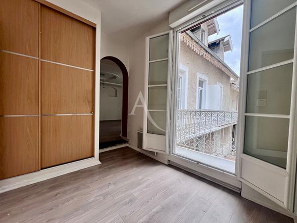 Hyper centre Pau, appartement T2 bis et cave