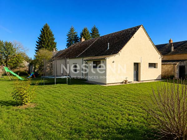 Longère rénovée en pierre avec fort potentiel  - 102 m² - Terrain d'environ 3045 m²  - DPE A - Aubigné-Racan (72800)