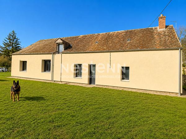 Longère rénovée en pierre avec fort potentiel  - 102 m² - Terrain d'environ 3045 m²  - DPE A - Aubigné-Racan (72800)