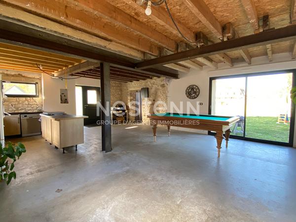 Longère rénovée en pierre avec fort potentiel  - 102 m² - Terrain d'environ 3045 m²  - DPE A - Aubigné-Racan (72800)