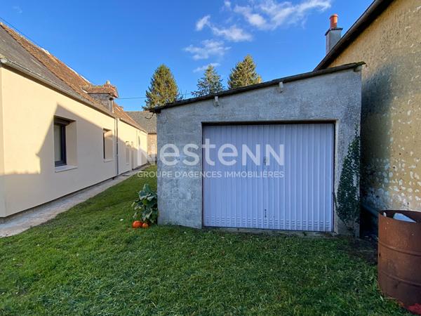 Longère rénovée en pierre avec fort potentiel  - 102 m² - Terrain d'environ 3045 m²  - DPE A - Aubigné-Racan (72800)