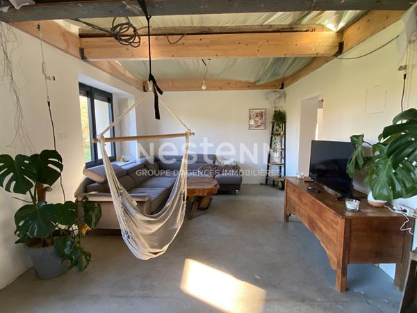 Longère rénovée en pierre avec fort potentiel  - 102 m² - Terrain d'environ 3045 m²  - DPE A - Aubigné-Racan (72800)