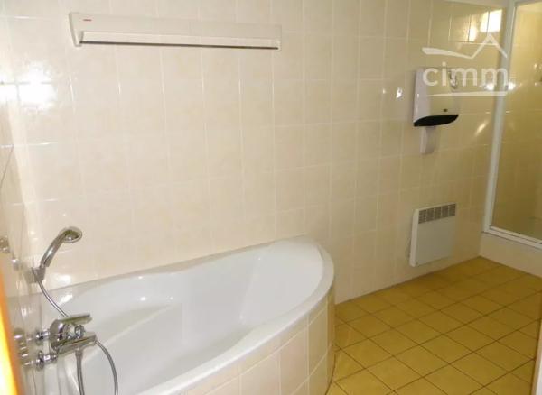 Découvrez ce charmant appartement de 64 m² situé dans la commune de Brignoud/Villard-Bonnot.
