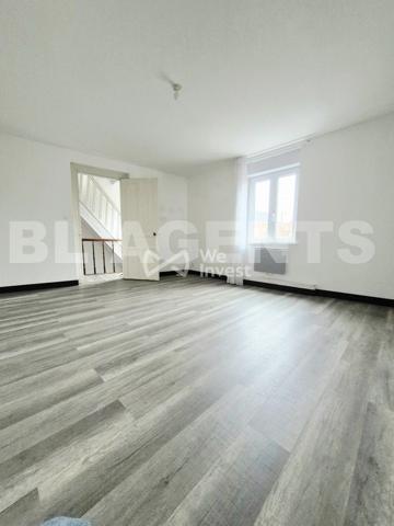 Immeuble de rapport en 2 lots + dépendances à Lorgies