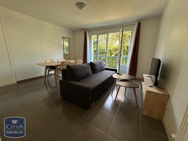 Appartement à louer 4 pièces 65.02m² Alençon (61000)
