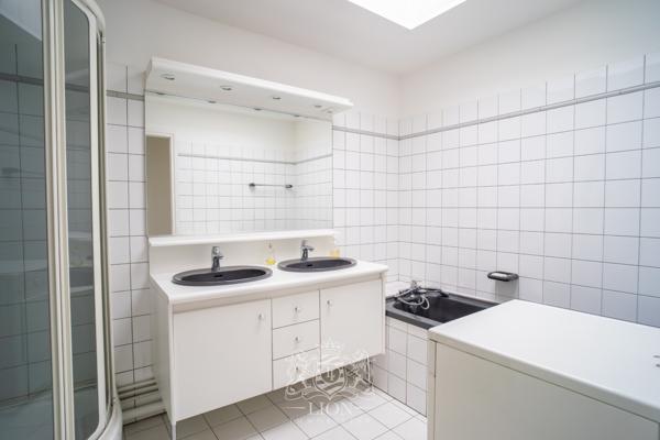 Appt dernier étage, terrasse, garage ou parking possible