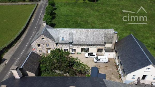 Ensemble immobilier à fort potentiel (Licence IV, restauration & gîtes) au cœur de l'Aubrac.