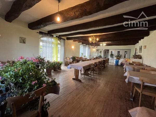 Ensemble immobilier à fort potentiel (Licence IV, restauration & gîtes) au cœur de l'Aubrac.