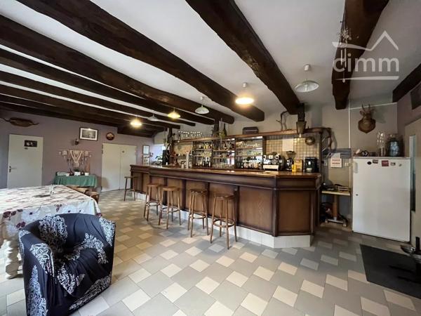 Ensemble immobilier à fort potentiel (Licence IV, restauration & gîtes) au cœur de l'Aubrac.