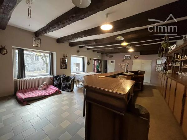 Ensemble immobilier à fort potentiel (Licence IV, restauration & gîtes) au cœur de l'Aubrac.