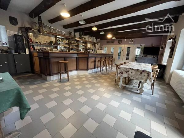 Ensemble immobilier à fort potentiel (Licence IV, restauration & gîtes) au cœur de l'Aubrac.