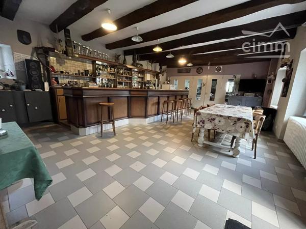 Ensemble immobilier à fort potentiel (Licence IV, restauration & gîtes) au cœur de l'Aubrac.