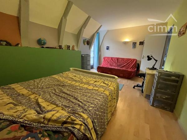 Ensemble immobilier à fort potentiel (Licence IV, restauration & gîtes) au cœur de l'Aubrac.