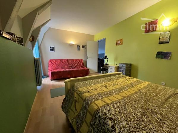 Ensemble immobilier à fort potentiel (Licence IV, restauration & gîtes) au cœur de l'Aubrac.