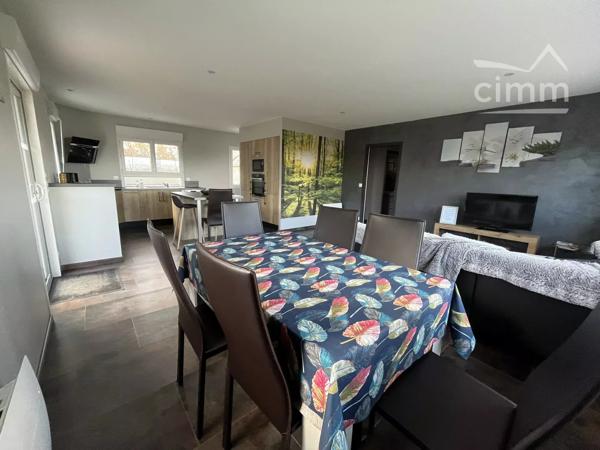 Ensemble immobilier à fort potentiel (Licence IV, restauration & gîtes) au cœur de l'Aubrac.