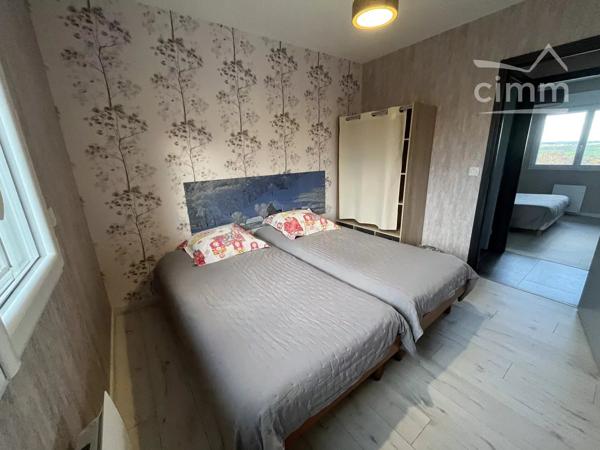 Ensemble immobilier à fort potentiel (Licence IV, restauration & gîtes) au cœur de l'Aubrac.