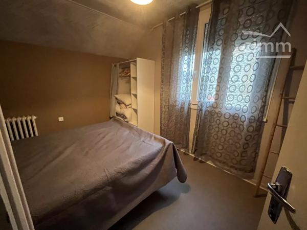 Ensemble immobilier à fort potentiel (Licence IV, restauration & gîtes) au cœur de l'Aubrac.