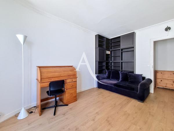 Grand studio en dernier étage