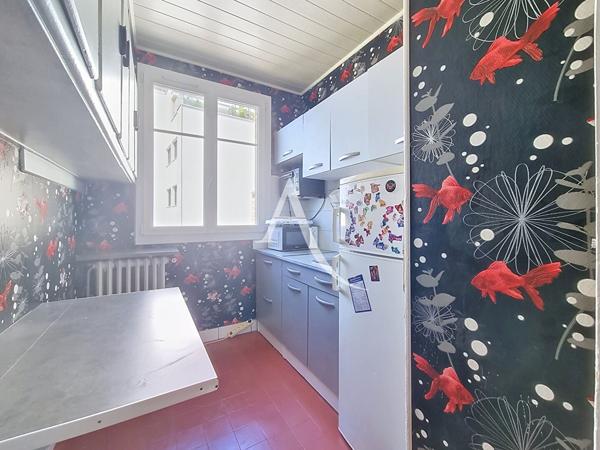 Grand studio en dernier étage