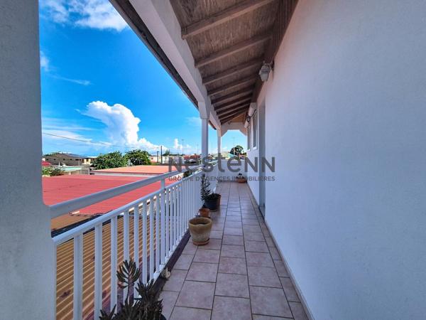 A VENDRE Maison de Ville à Capesterre-belle-eau de 5 pièces,160 m2