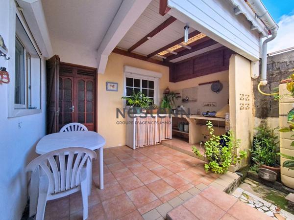 A VENDRE Maison de Ville à Capesterre-belle-eau de 5 pièces,160 m2