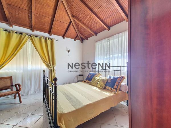 A VENDRE Maison de Ville à Capesterre-belle-eau de 5 pièces,160 m2