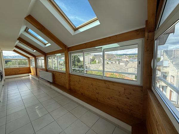 Appartement 7 pièces 212.3 m2