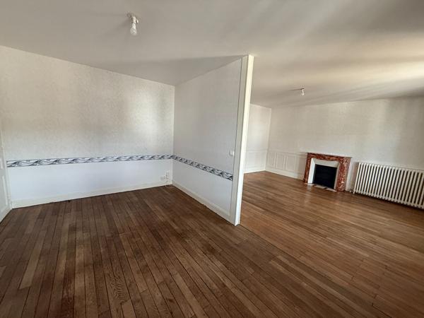 Appartement 7 pièces 212.3 m2