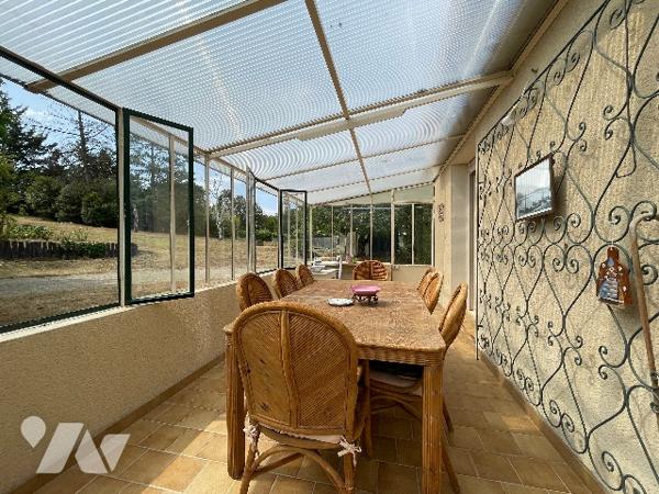À vendre – Maison familiale avec terrain de plus de 2 500 m² avec mare – Le Mesnil-en-Vallée
