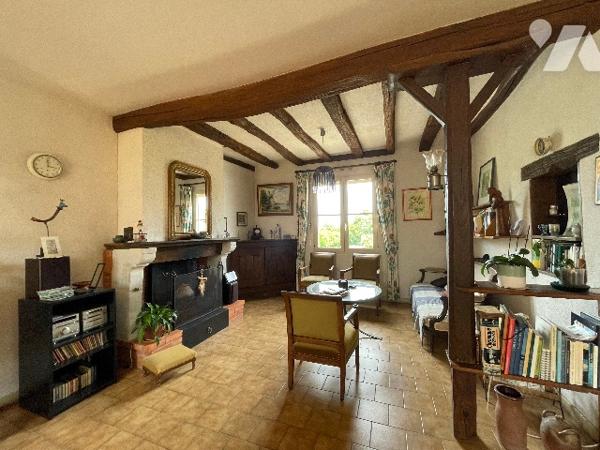 À vendre – Maison familiale avec terrain de plus de 2 500 m² avec mare – Le Mesnil-en-Vallée