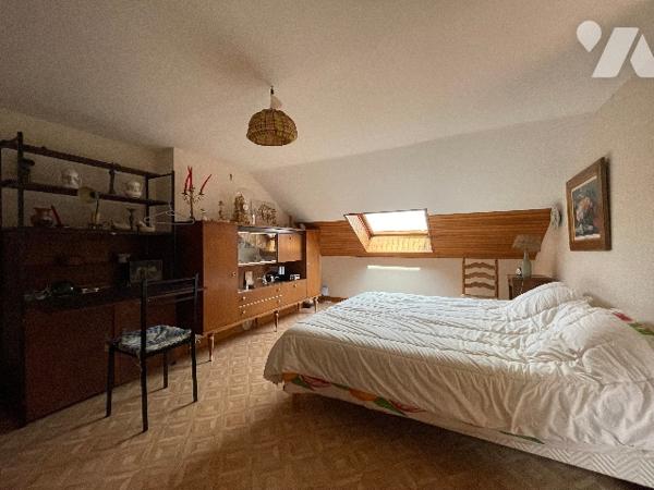 À vendre – Maison familiale avec terrain de plus de 2 500 m² avec mare – Le Mesnil-en-Vallée
