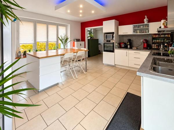 Maison à CHANGE, 72560 - 7 pièces 177m²