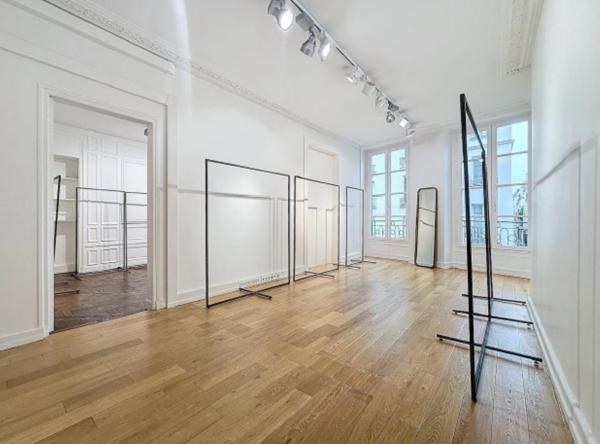 Bureaux à louer à PARIS 75001