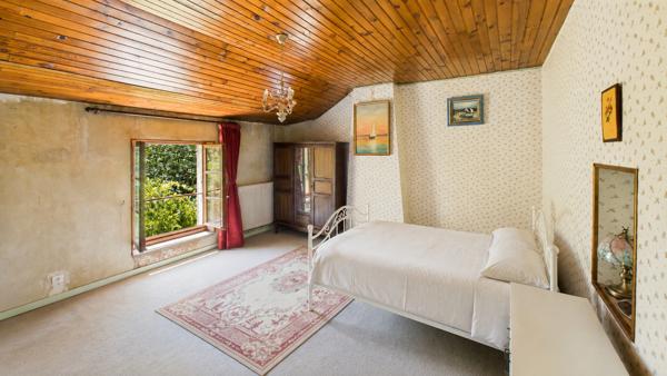Sauveterre - Maison familiale de caractère, 4 chambres et terrain arboré de 2 600 m² Sauveterre