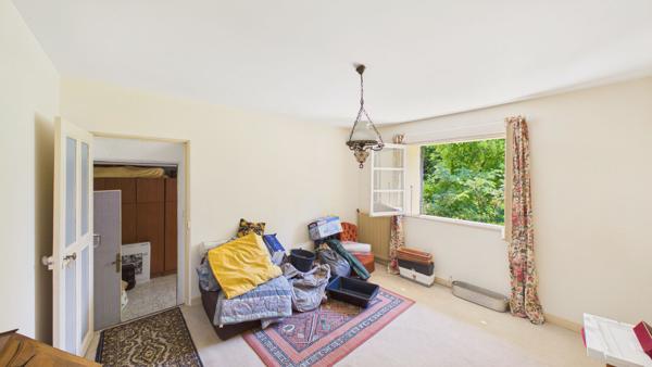 Sauveterre - Maison familiale de caractère, 4 chambres et terrain arboré de 2 600 m² Sauveterre