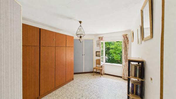 Sauveterre - Maison familiale de caractère, 4 chambres et terrain arboré de 2 600 m² Sauveterre