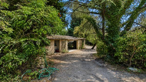 Sauveterre - Maison familiale de caractère, 4 chambres et terrain arboré de 2 600 m² Sauveterre