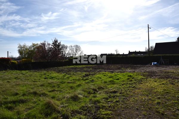 Mouen (14790) Terrain constructible hors lotissement et viabilisé de 810m²