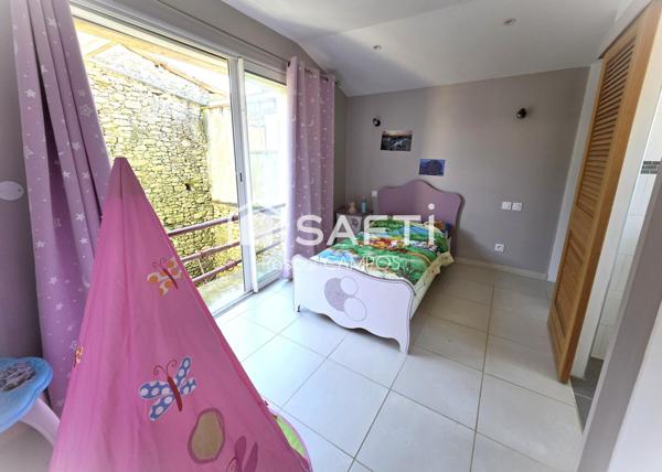 Maison de village 3 chambres avec cour et garage