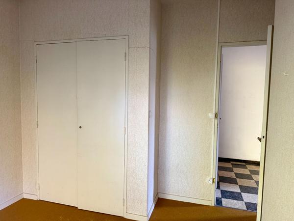 ROCHEFORT : Maison familiale 4 chambres avec jardin, garage et fort potentiel
