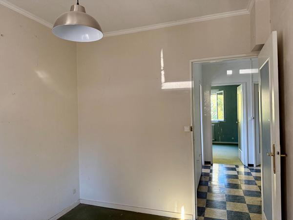 ROCHEFORT : Maison familiale 4 chambres avec jardin, garage et fort potentiel